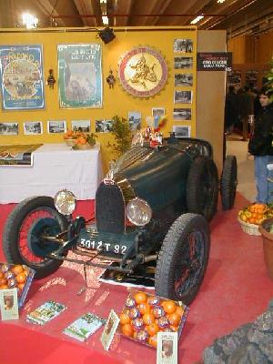 the Bugatti revue, 8-1, Bugattis at Retromobile 2003