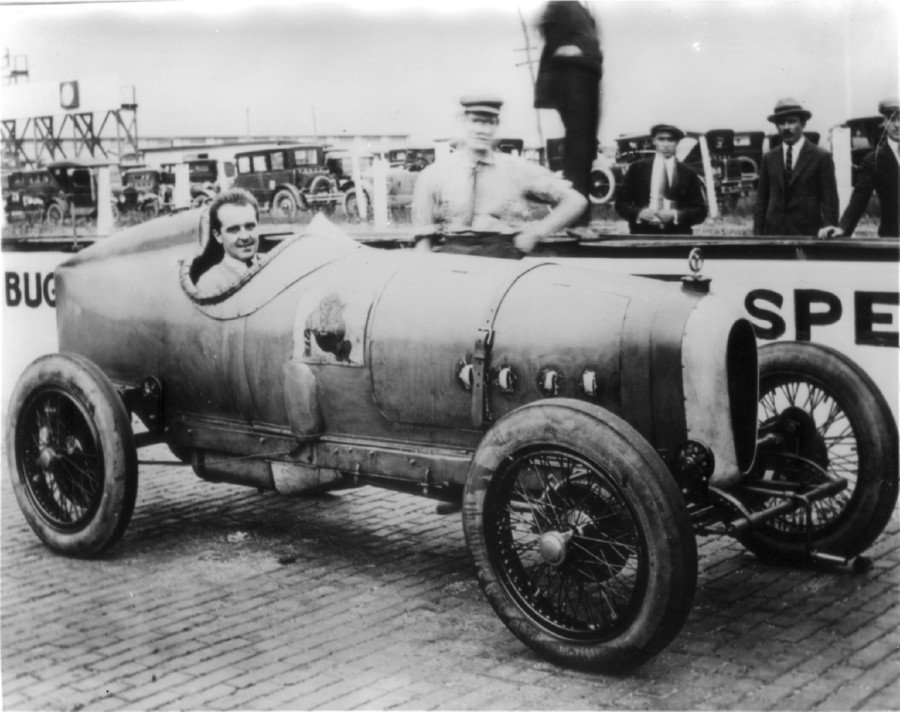 the Bugatti revue, 19-2, “Macoco” Alzaga Unzué and his team of Bugattis